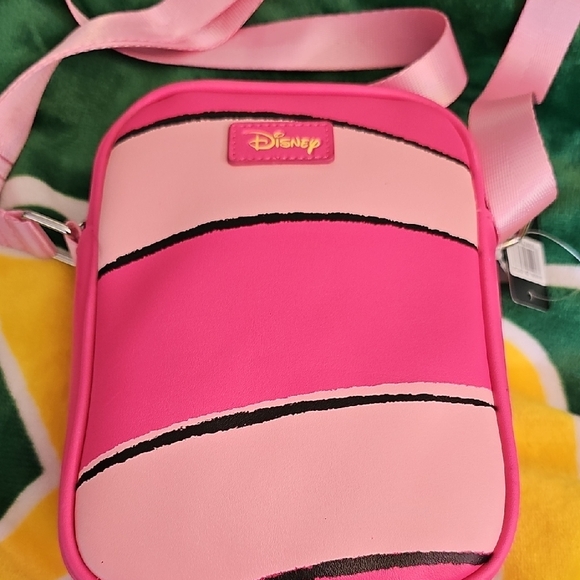 Disney Cheshire Cat Pink Crossbody Bag NWOT - Picture 2 of 6